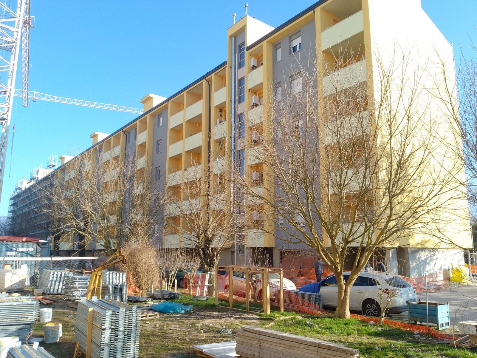 Edificio residenziale durante i lavori di cantiere